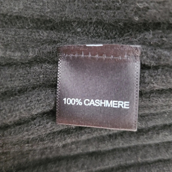 NWT Qi Black Cashmere Sweater with Gray Stripe Back Detail S - Picture 6 of 6